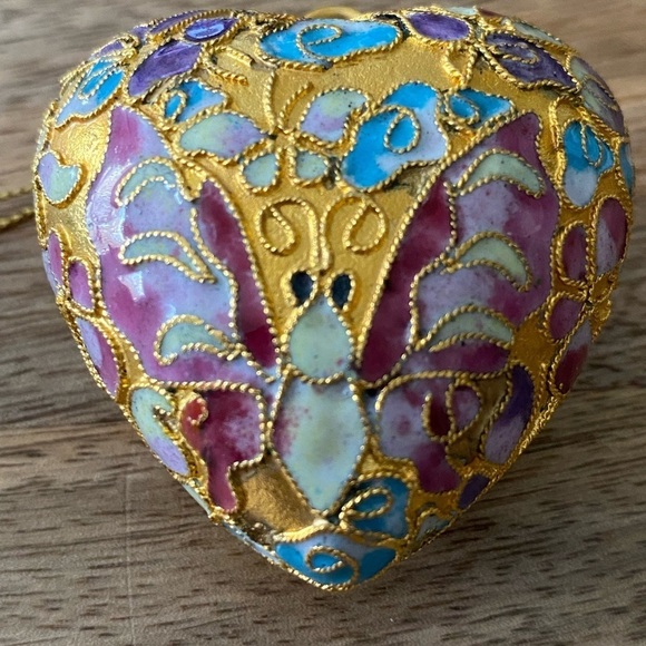 Cloisonné Gold with Butterflies and flowers Heart Shaped Ornament 2.5" - Picture 2 of 8